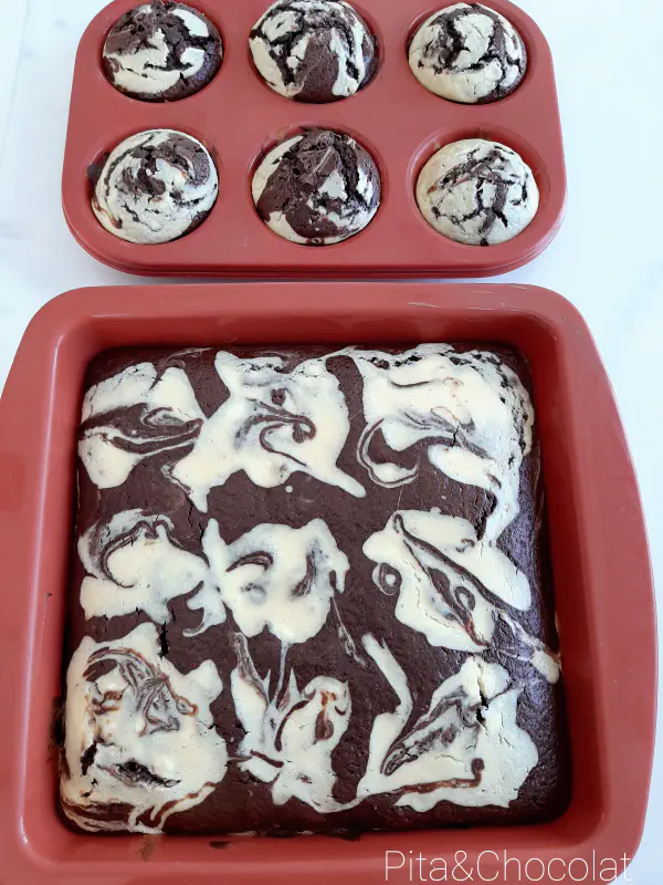 Brownie cheesecake after baking