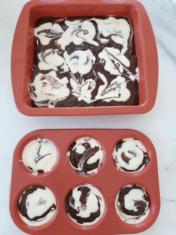 Brownie cheesecake before baking