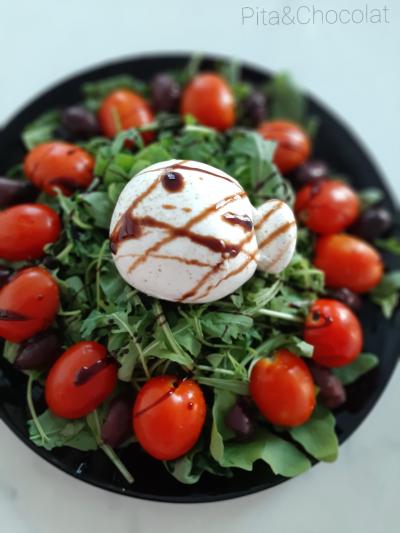 Burrata en salade italienne