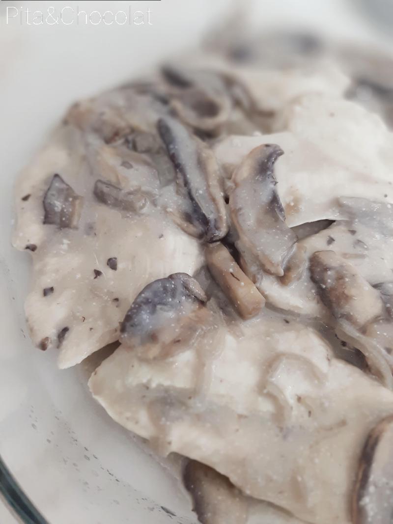 Escalopes de poulet à la normande crème champignons