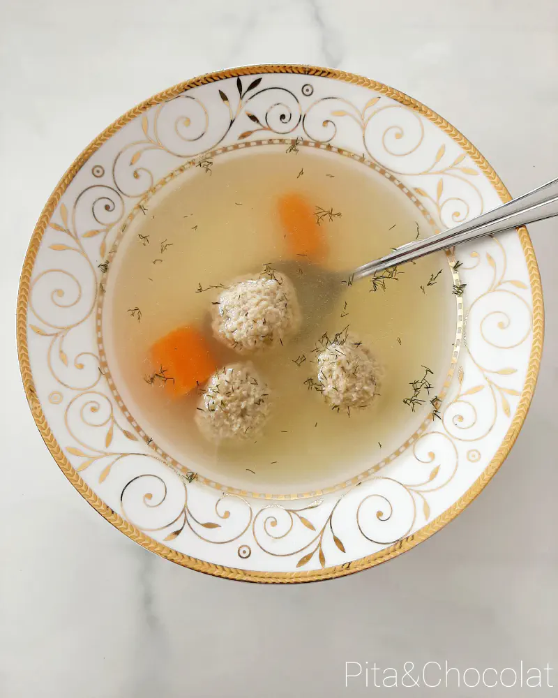 Kneidlech et bouillon de poulet