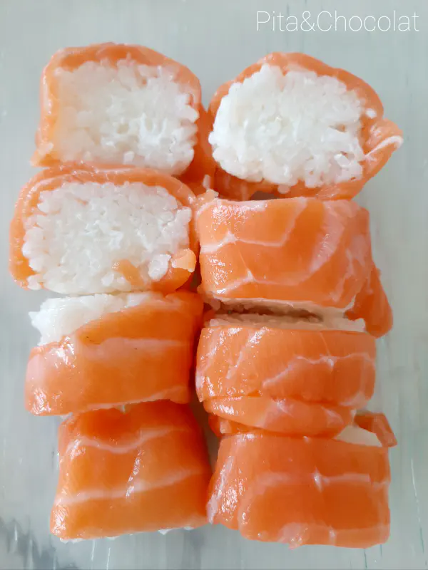 Salmon cream cheese rolls