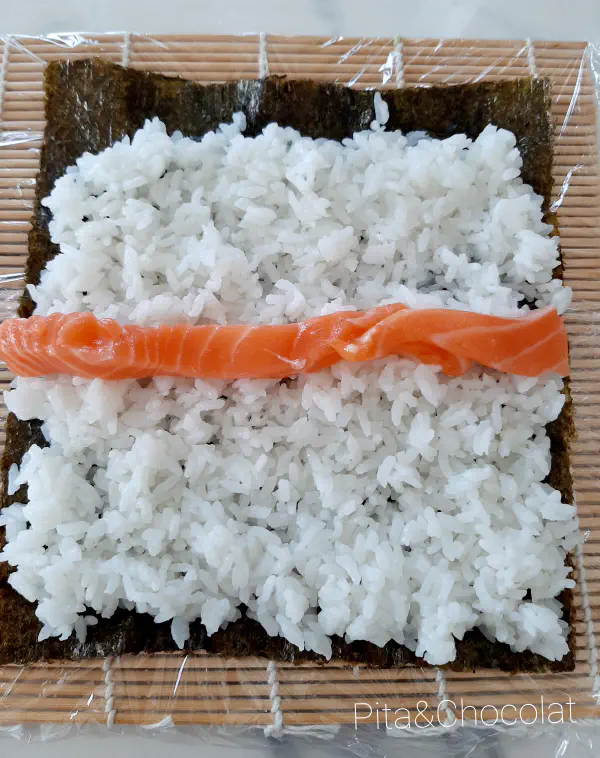 Salmon maki