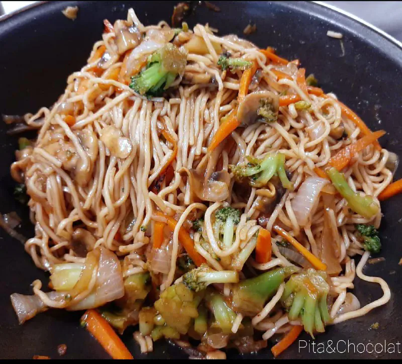 Stir-Fried Noodles with Vegetables