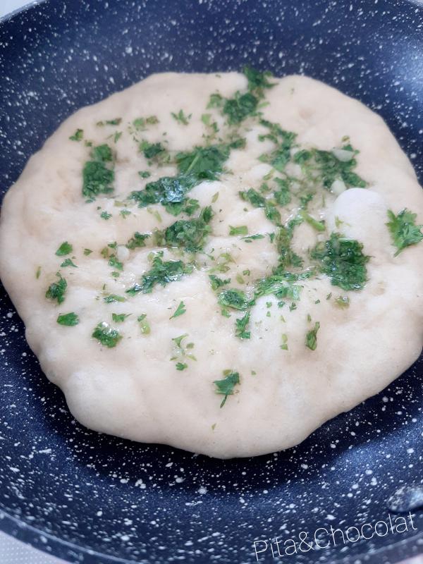 Pain naan ail coriandre