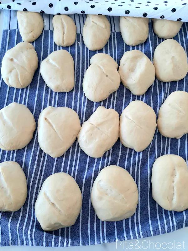 Dough balls - Tunisian fricassé bread preparation