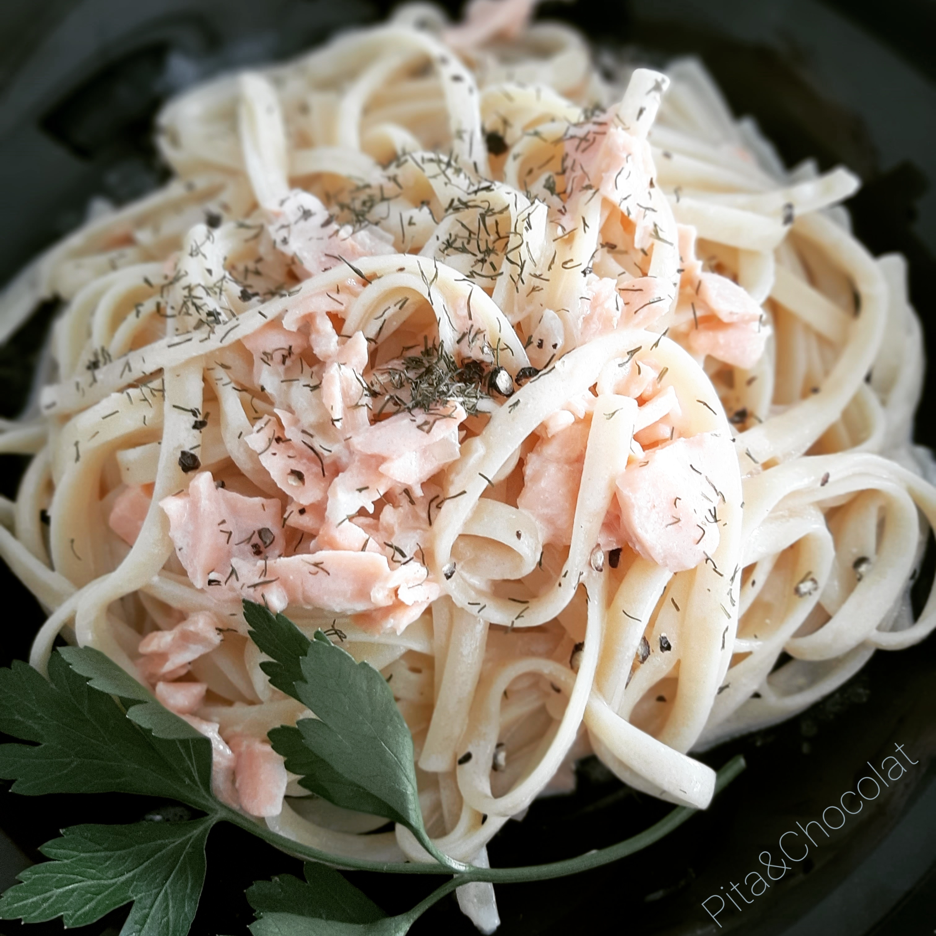Fetuccine al salmone affiumicato Pâtes rosé au saumon fumé et à la