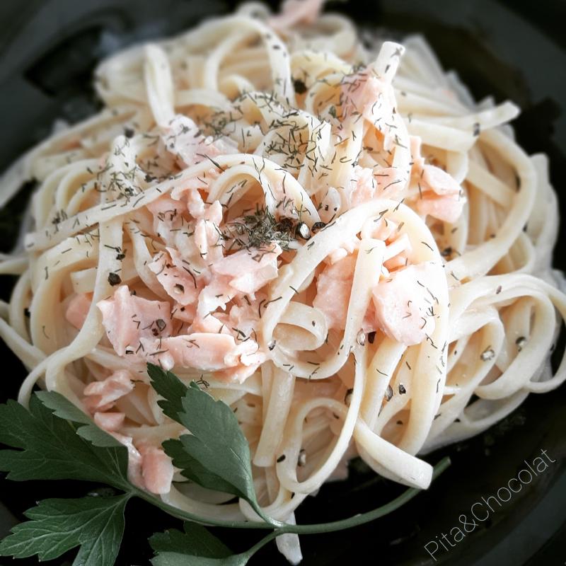 Fetuccine al salmone affiumicato - Pâtes rosé au saumon fumé et à la vodka