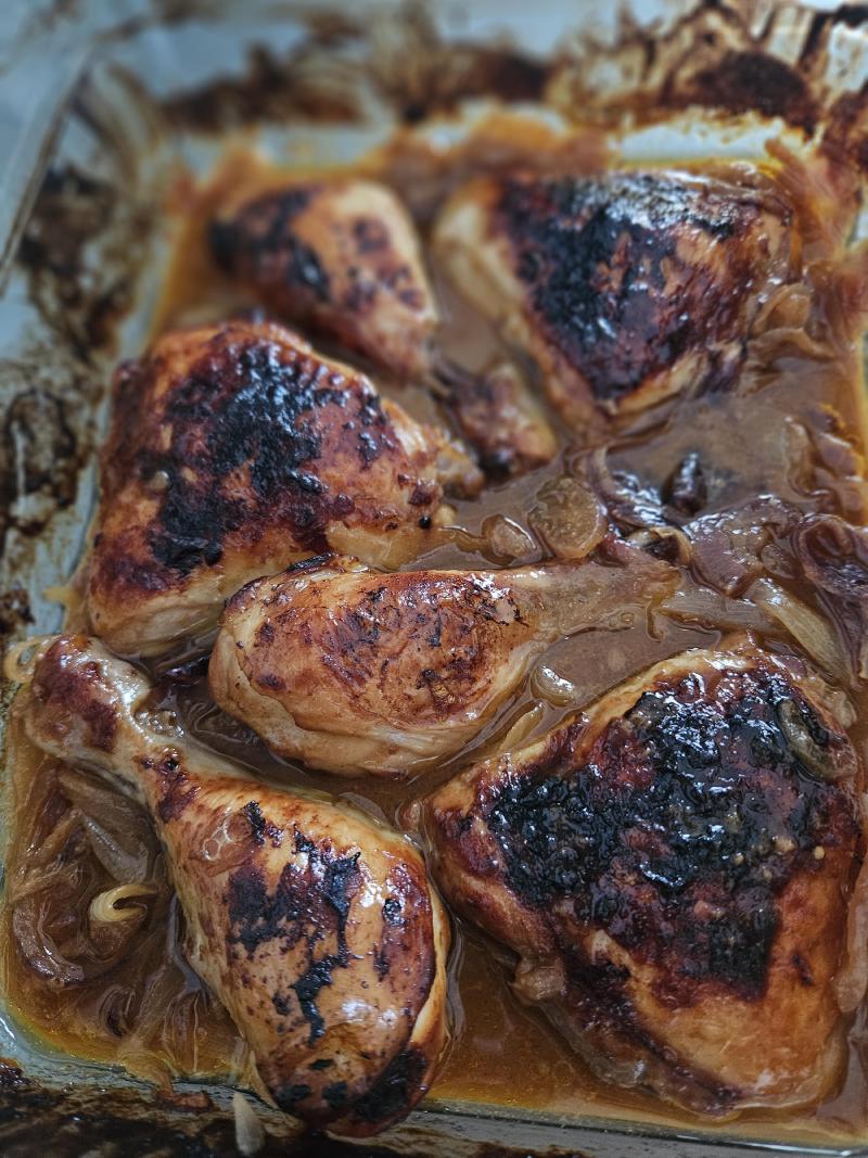 Poulet caramélisé aux oignons - recette au four