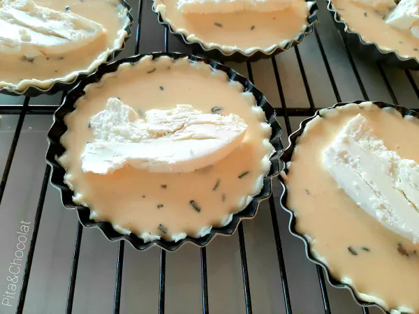 Quiche chèvre miel au confit d&rsquo;oignons