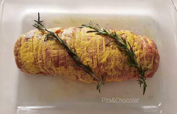 Roast beef with mustard and rosemary