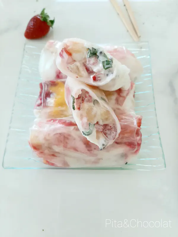 Sweet fruit spring rolls