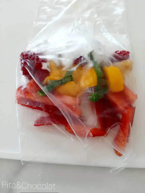 Sweet fruit spring rolls