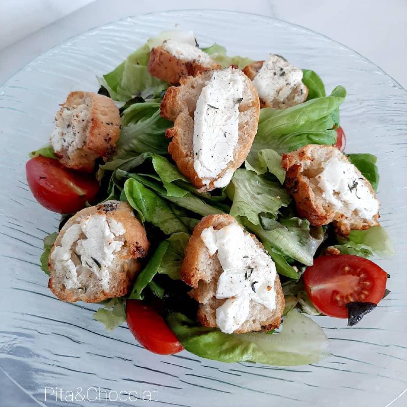 Salade de chèvre chaud estivale