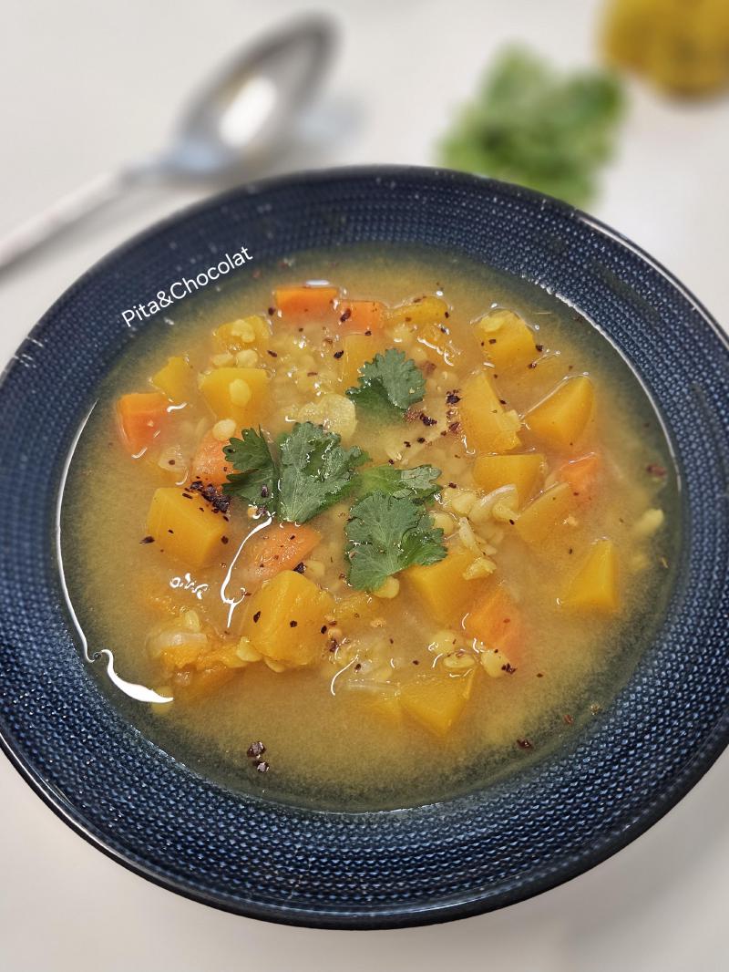 Soupe de courge butternut et lentilles corail